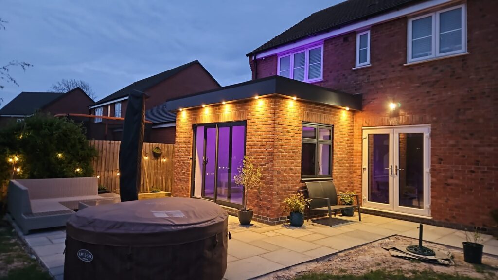 Smarts-aluminium-slimline-patio-installed-by-Eco-Windows-on-the-Longshoot-Nuneaton